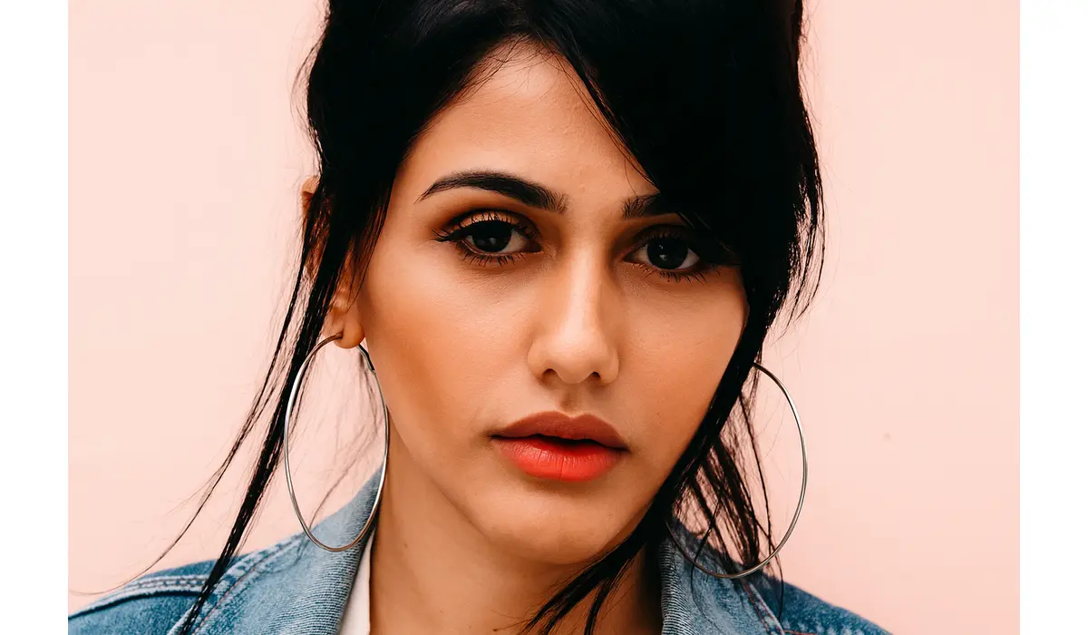 brazilian model larissa bonesi portrait close-up